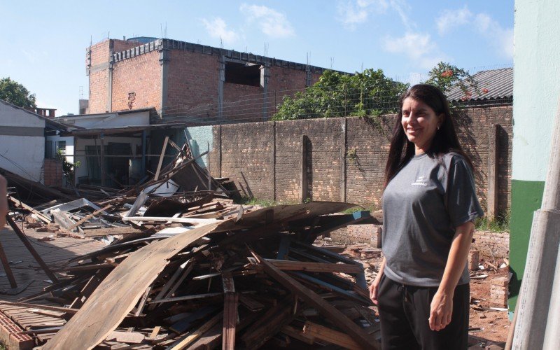 Parte da escola ainda está em obras após a enchente do ano passado