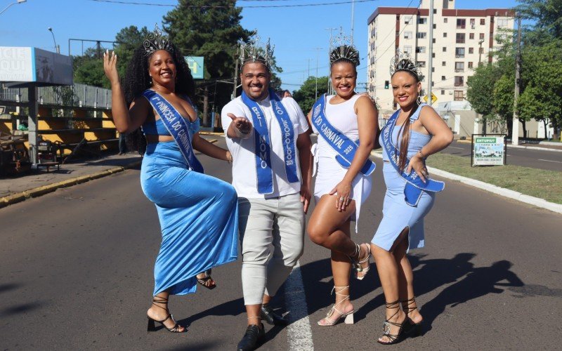 Primeira princesa Marla, rei momo Luan, rainha Vanelise e segunda princesa Thayná formam a corte da festa