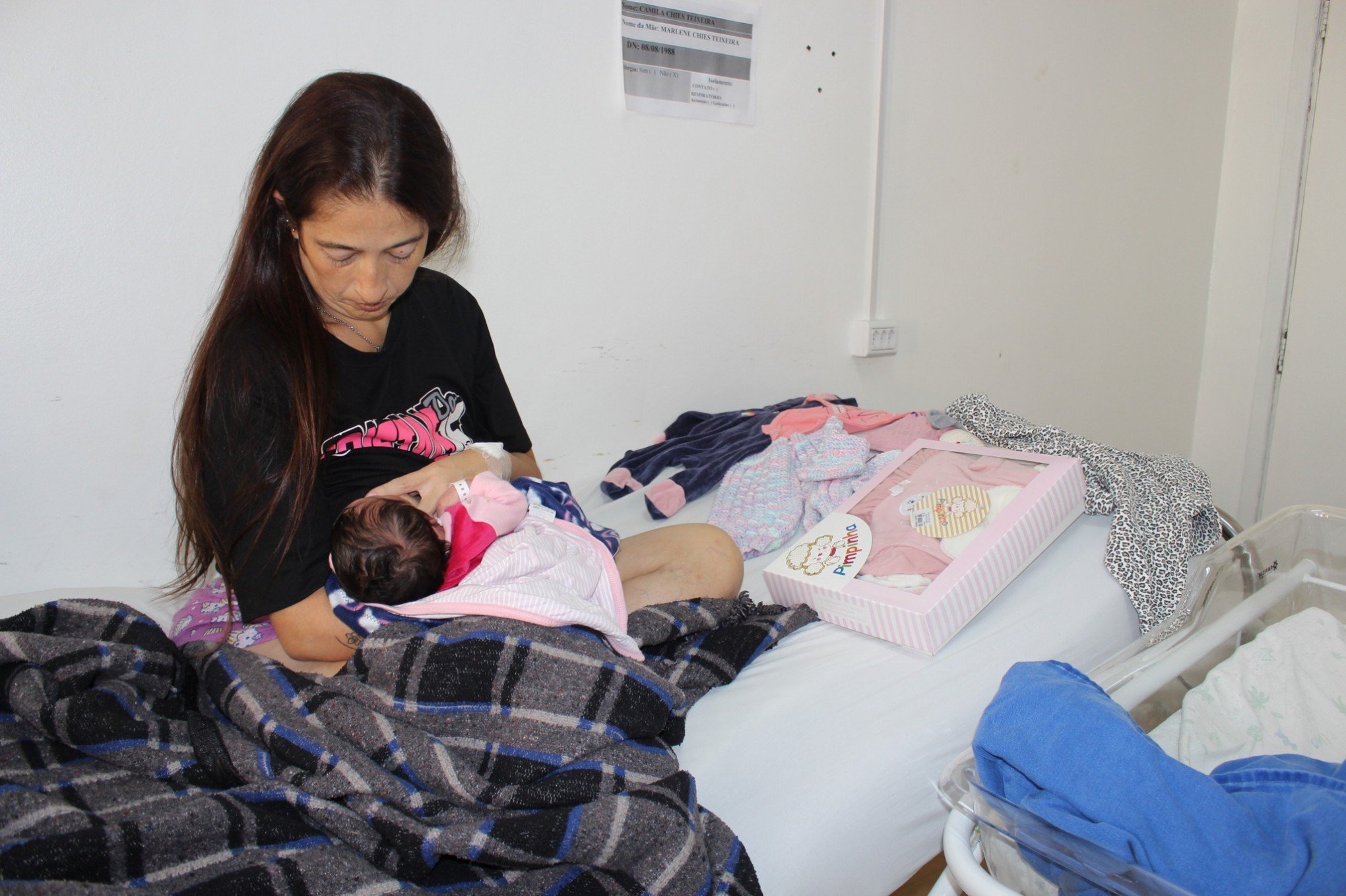 "Achei ser uma cólica forte": Sem saber da gravidez, mulher vai à consulta na UPA e dá luz a uma menina