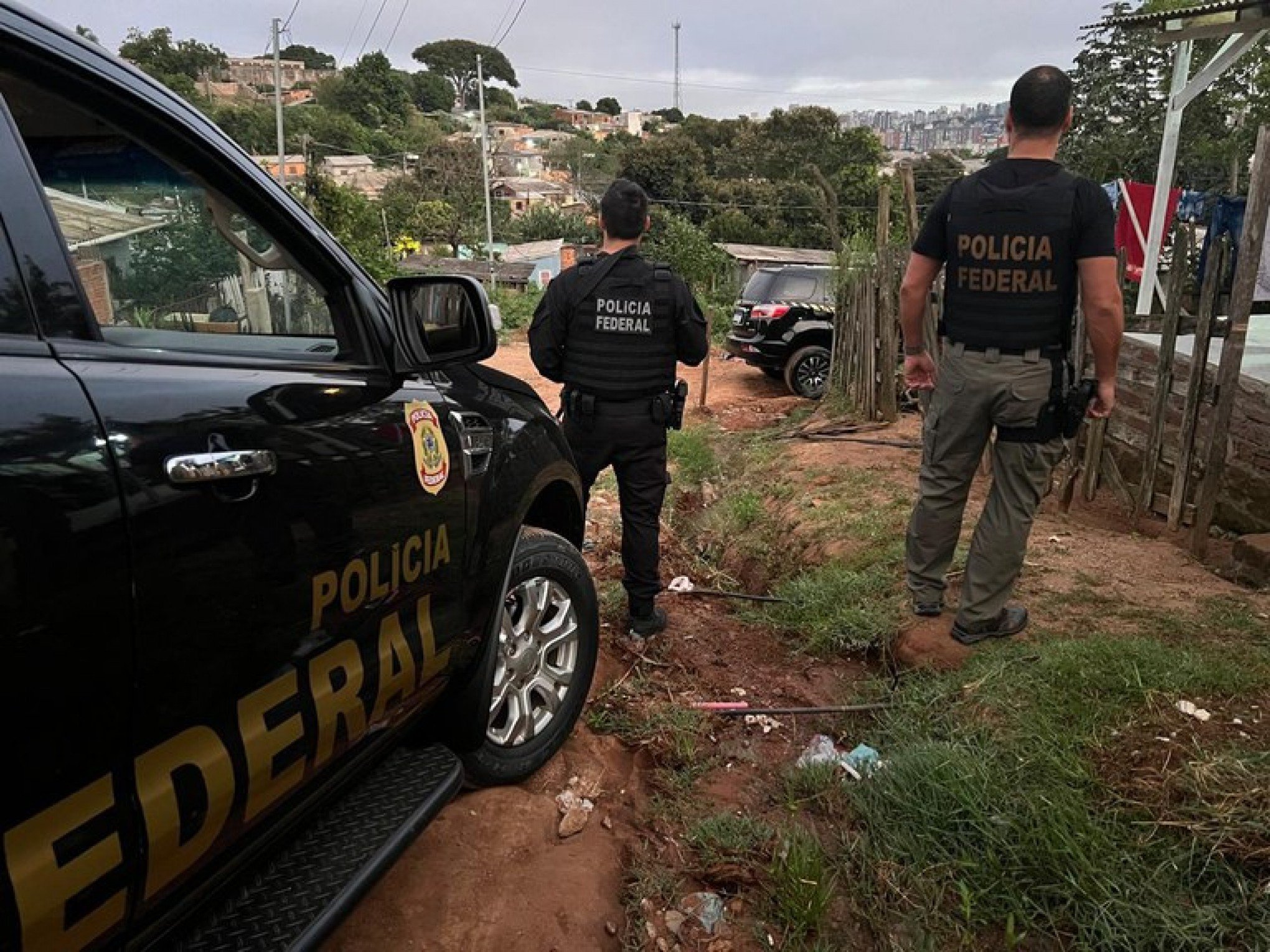 TRENSURB: PF descobre esquema em que grupo cobrava propina de ambulantes para permitir vendas nas estações