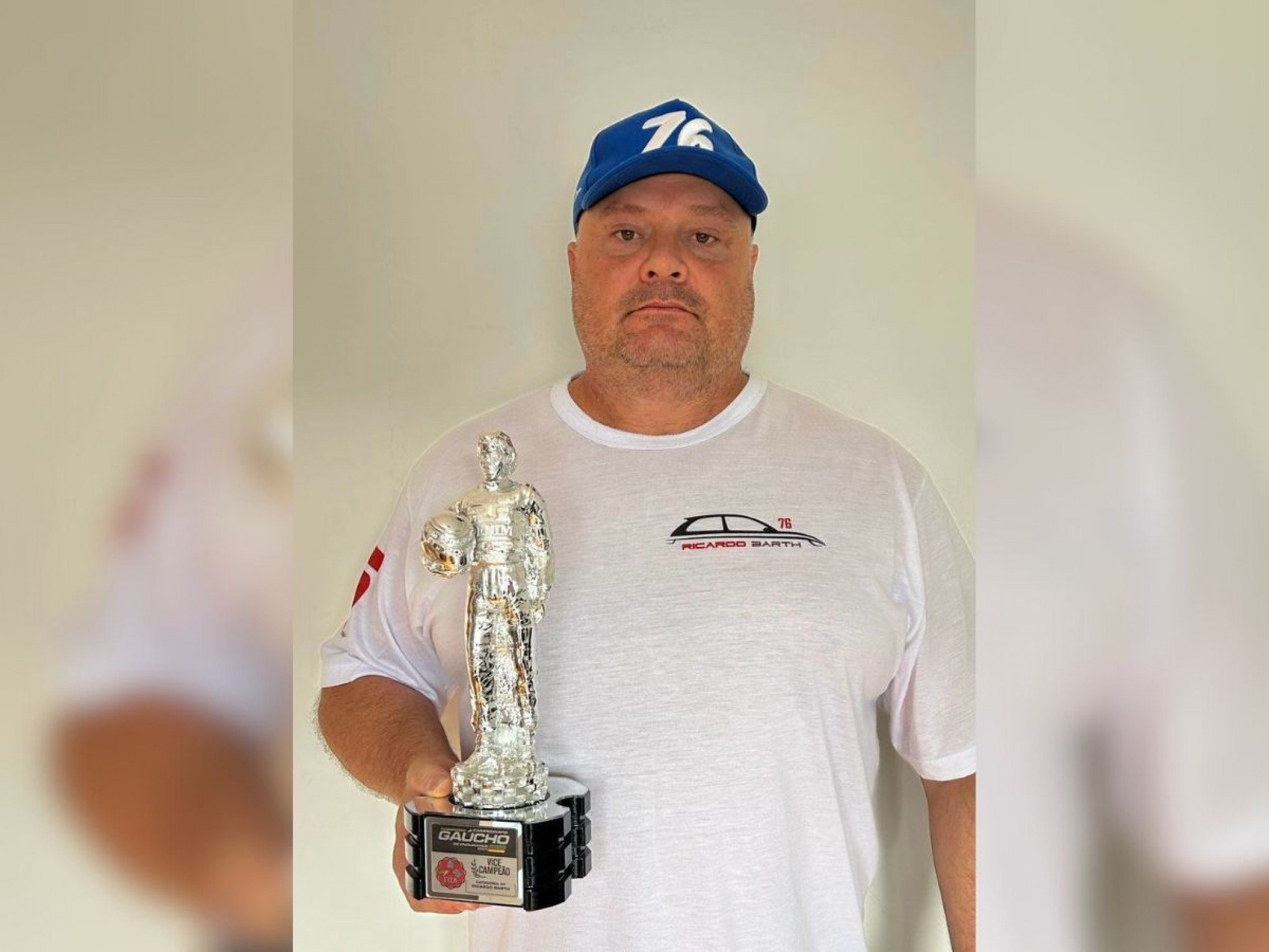 Piloto Ricardo Barth recebe prêmio pelo vice-campeonato de Endurance