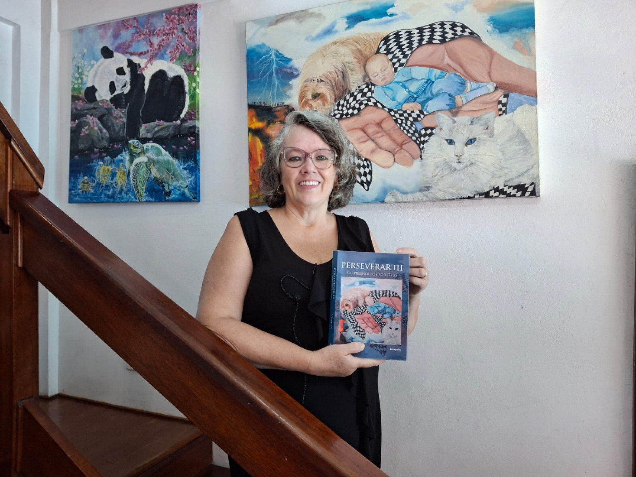 Mãe que perdeu dois filhos lança livro sobre superação; autora é da região