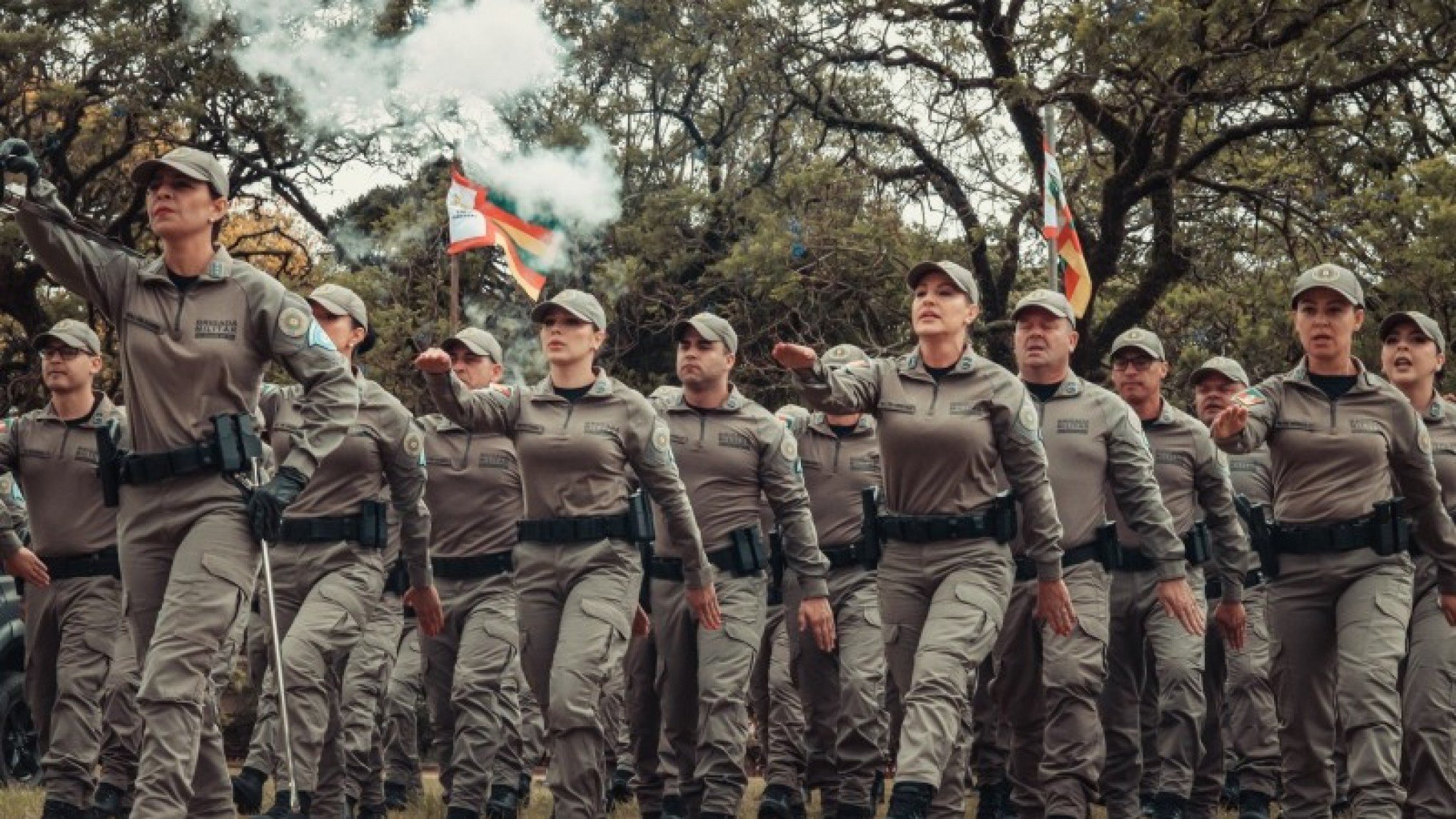 Mais de 2,1 mil servidores do Corpo de Bombeiros e Brigada Militar são promovidos no RS; confira a listagem