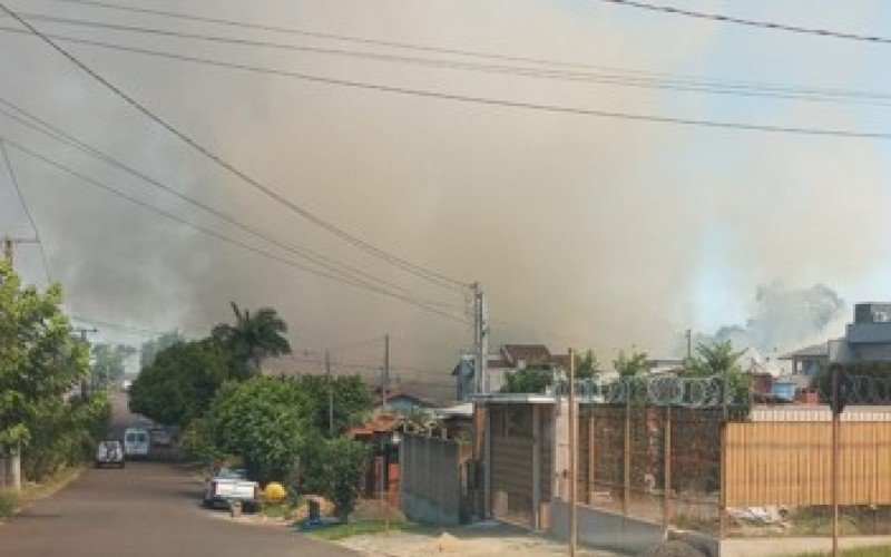 Área do incêndio fica entre os bairros Celeste e Operária, em Campo Bom | abc+