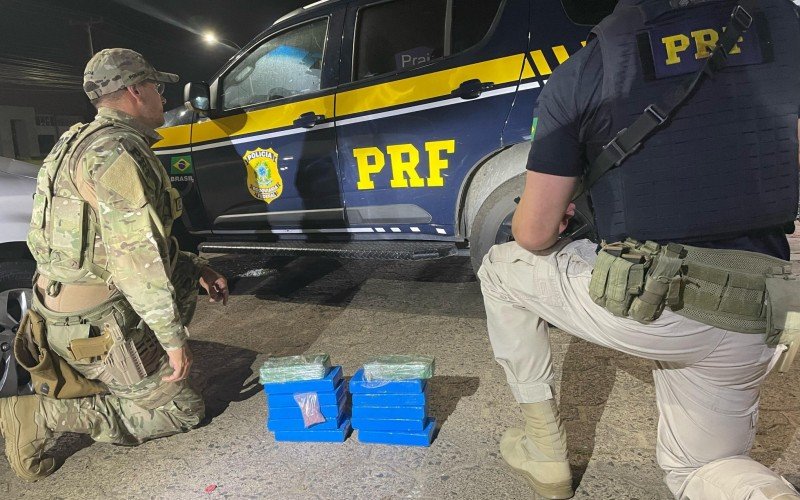 Droga apreendida com dupla de Estância Velha após perseguição da PRF em Torres | abc+