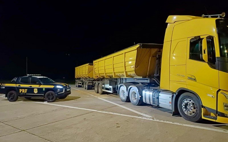 Carreta é flagrada, pela segunda vez, com mais de 40 toneladas de excesso de peso | abc+