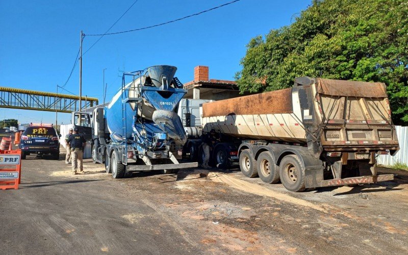 Quatro veículos são flagrados com quase 100 toneladas de excesso de peso em São Leopoldo | abc+