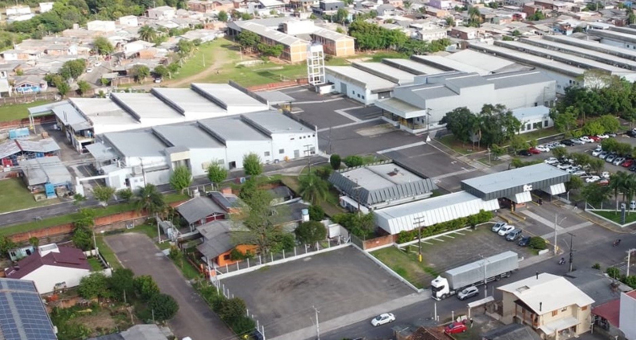 Indústria referência no mercado calçadista investe R$ 50 milhões em nova fábrica na região; veja detalhes