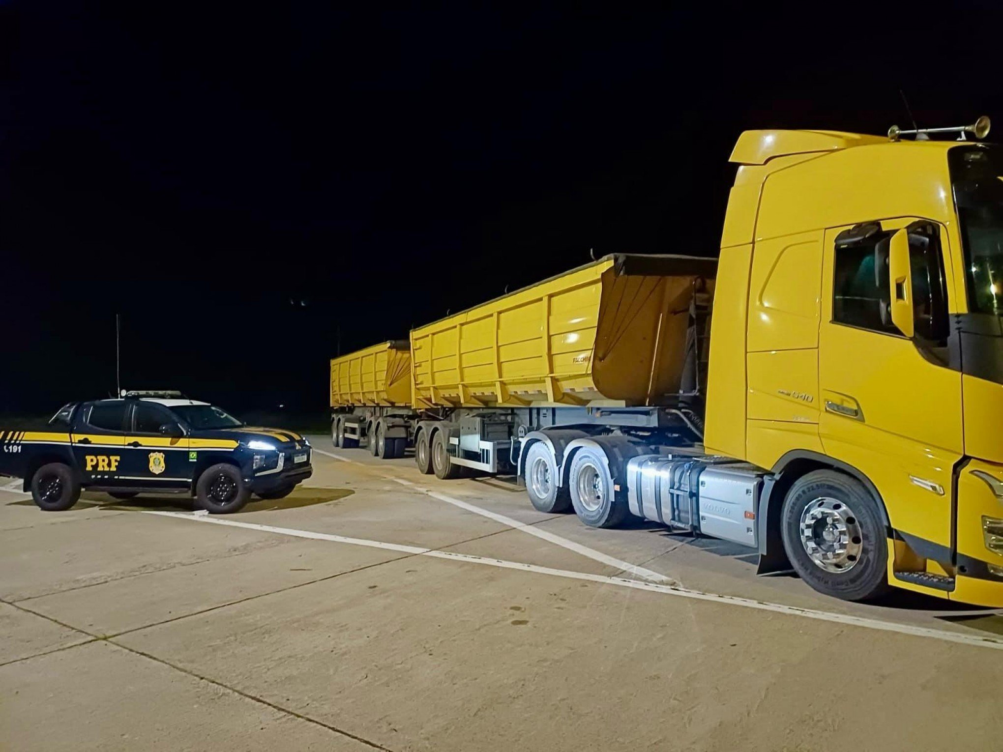 BR-116: Carreta é flagrada, pela segunda vez, com mais de 40 toneladas de excesso de peso