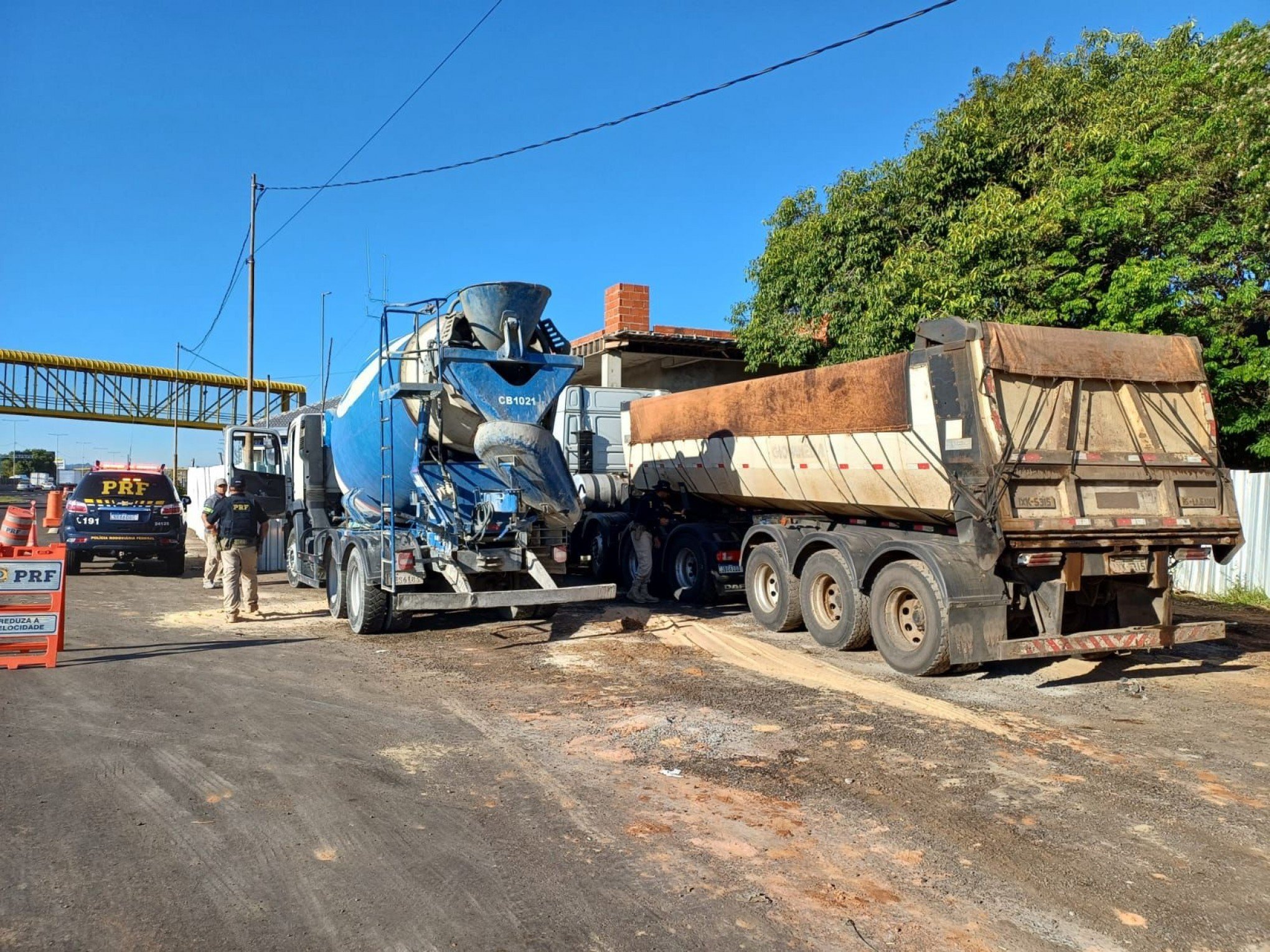 BR-116: Quatro veículos são flagrados com quase 100 toneladas de excesso de peso em São Leopoldo