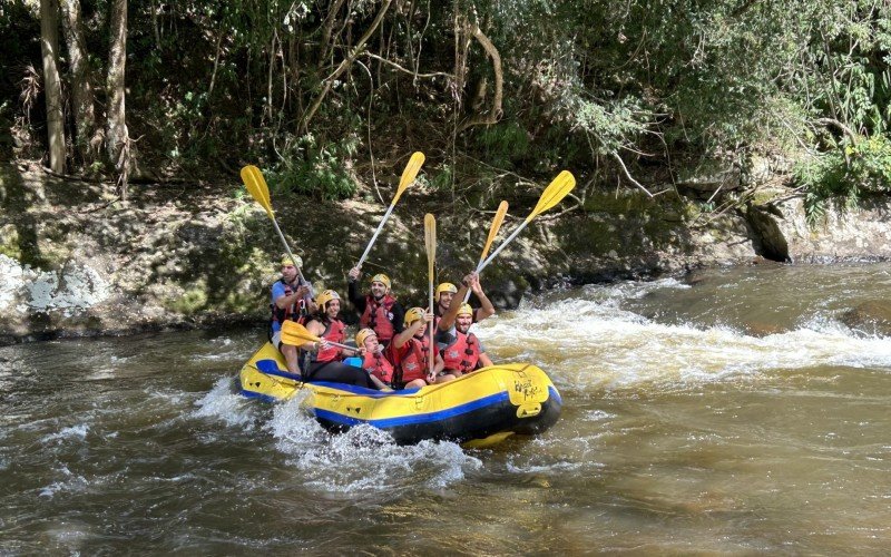 Mais de 240 pessoas com algum tipo de deficiência realizaram rafting durante o Camping Acessível 