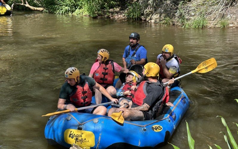 Mais de 240 pessoas com algum tipo de deficiência realizaram rafting durante o Camping Acessível  | abc+