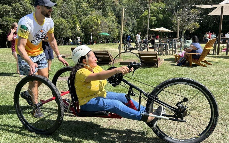 Antônia Mattos da Silva andou de bicicleta pela primeira vez na vida | abc+