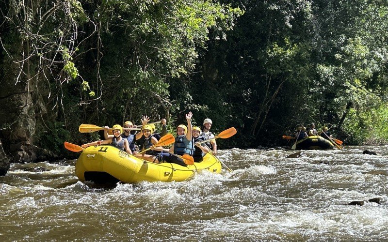 Mais de 240 pessoas com algum tipo de deficiência realizaram rafting durante o Camping Acessível 