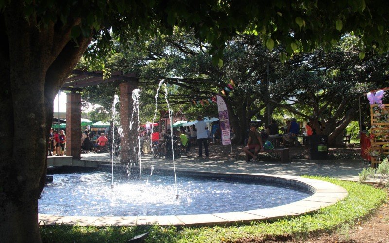Aniversário de 33 anos de Morro Reuter com música, arte e gastronomia local.