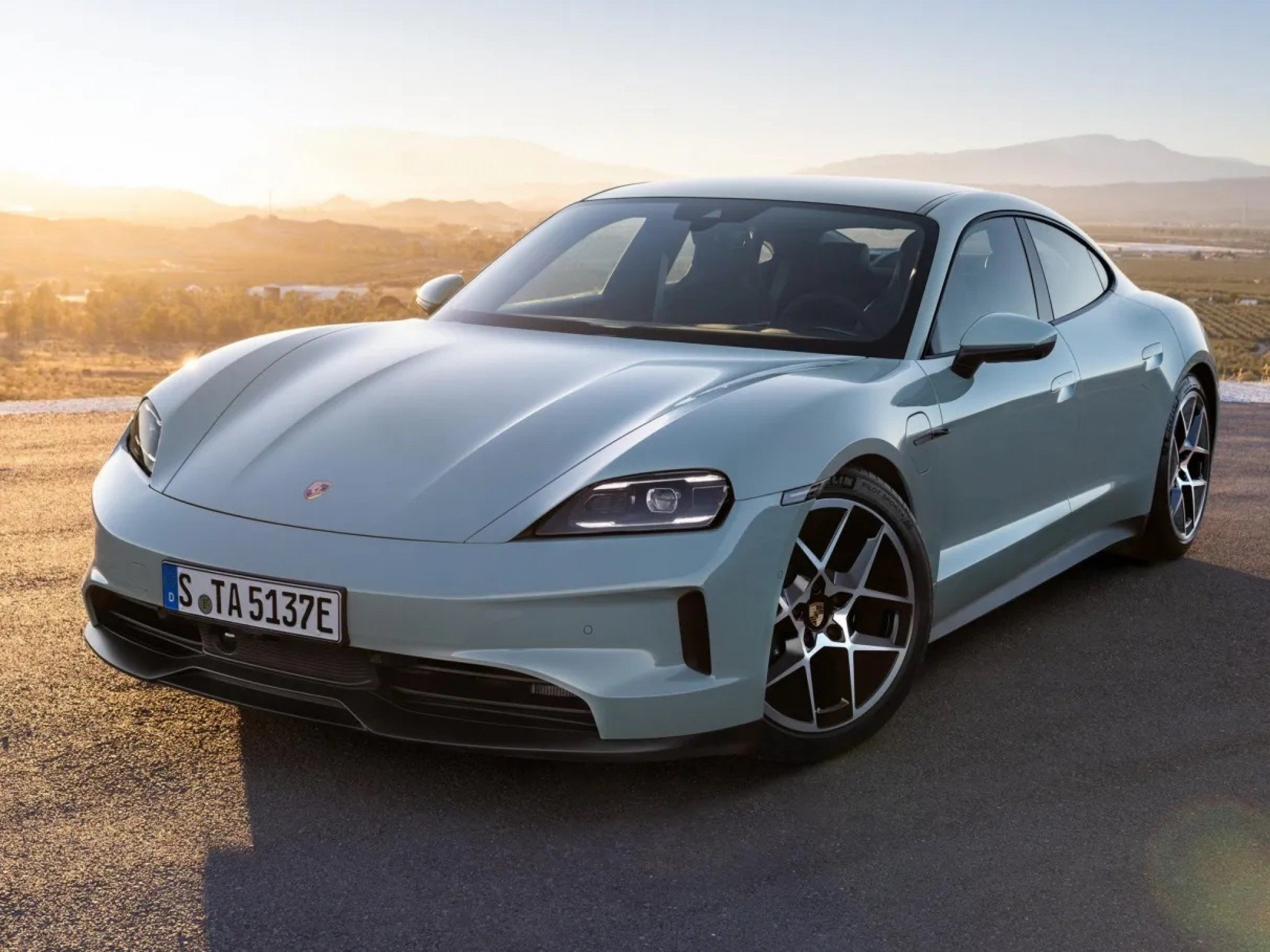 Porsche Taycan está de linha nova no Brasil e tem autonomia bem maior; veja detalhes