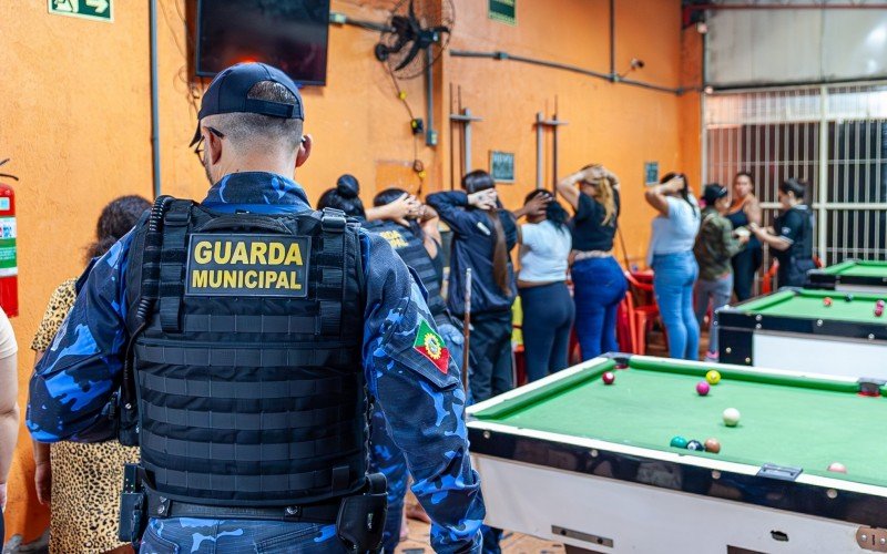 Fiscalização em bares e casas noturnas de Canoas ocorreu na sexta-feira (21) em 12 estabelecimentos