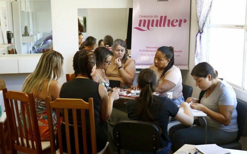 Casa Lilás oferece curso de manicure para mulheres em Canoas | abc+