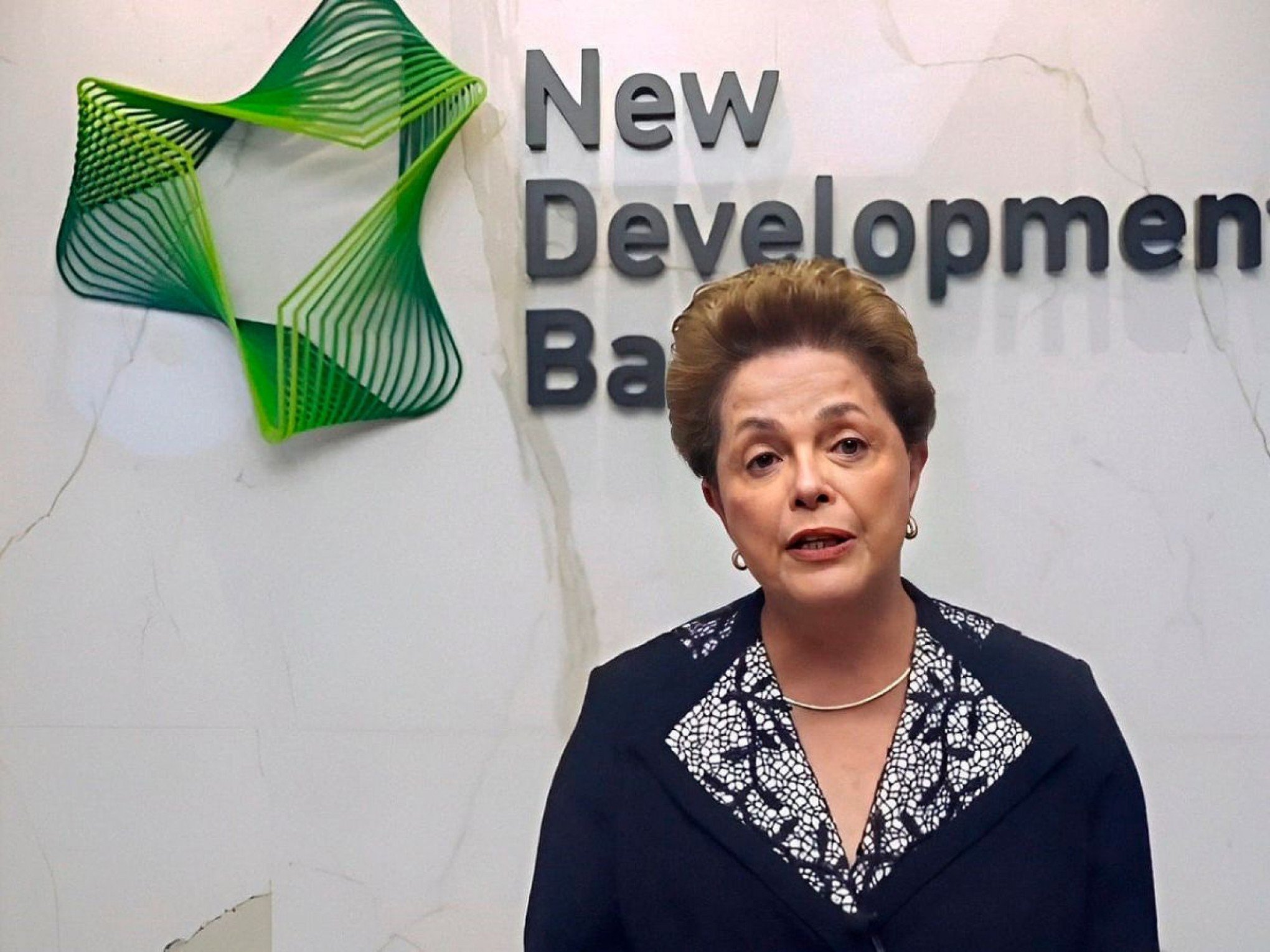 Dilma continua à frente do Banco do Brics por mais 5 anos