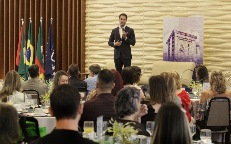 Dr. Victor Sorrentino é um dos palestrantes do Café com Saúde