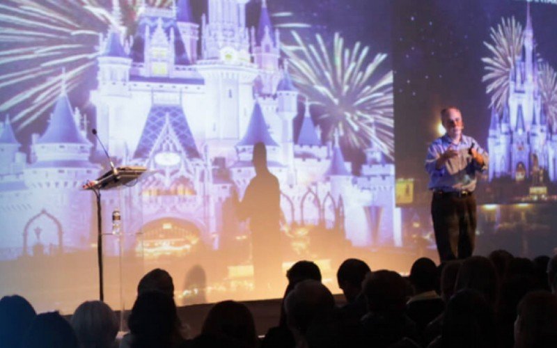 Jeito Disney de encantar clientes é tema de palestra gratuita em Gramado