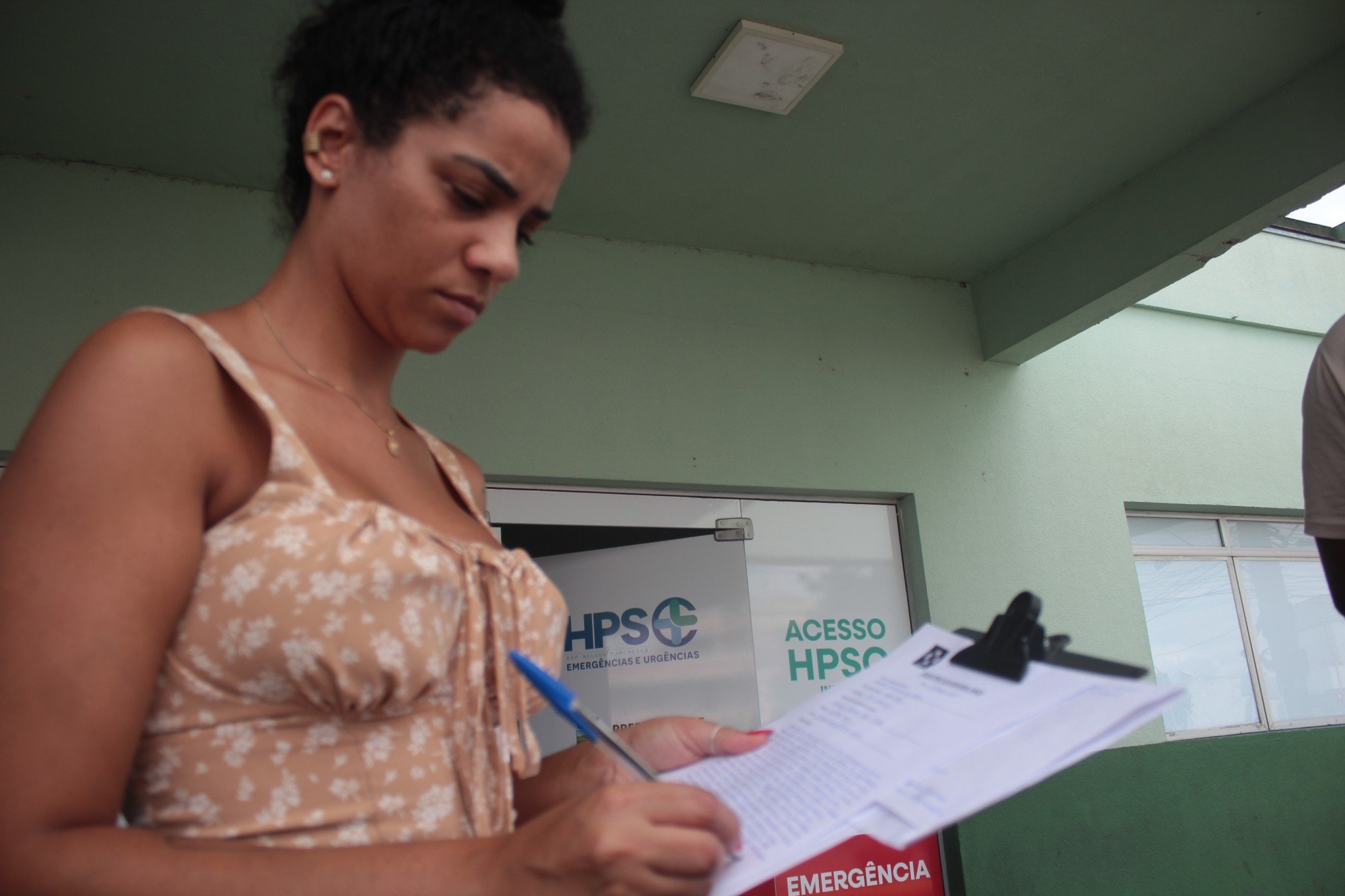 "Um show de horrores": Caso de paciente com AVC expõe precariedade em hospitais da região metropolitana