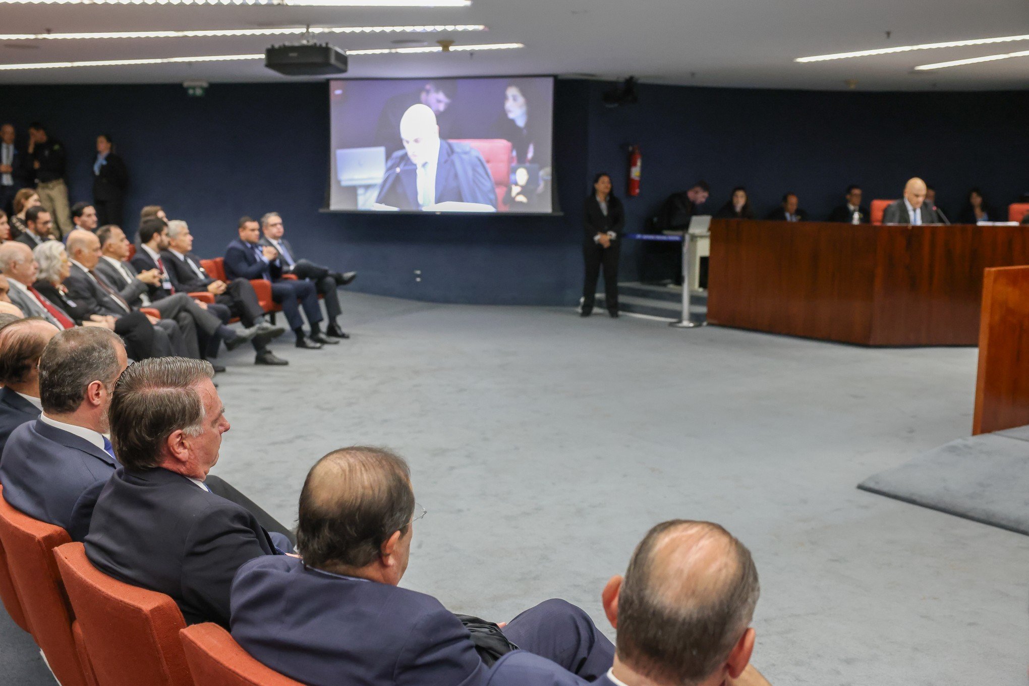 AO VIVO: STF decide se Bolsonaro vai virar réu por tentativa de golpe; assista ao julgamento