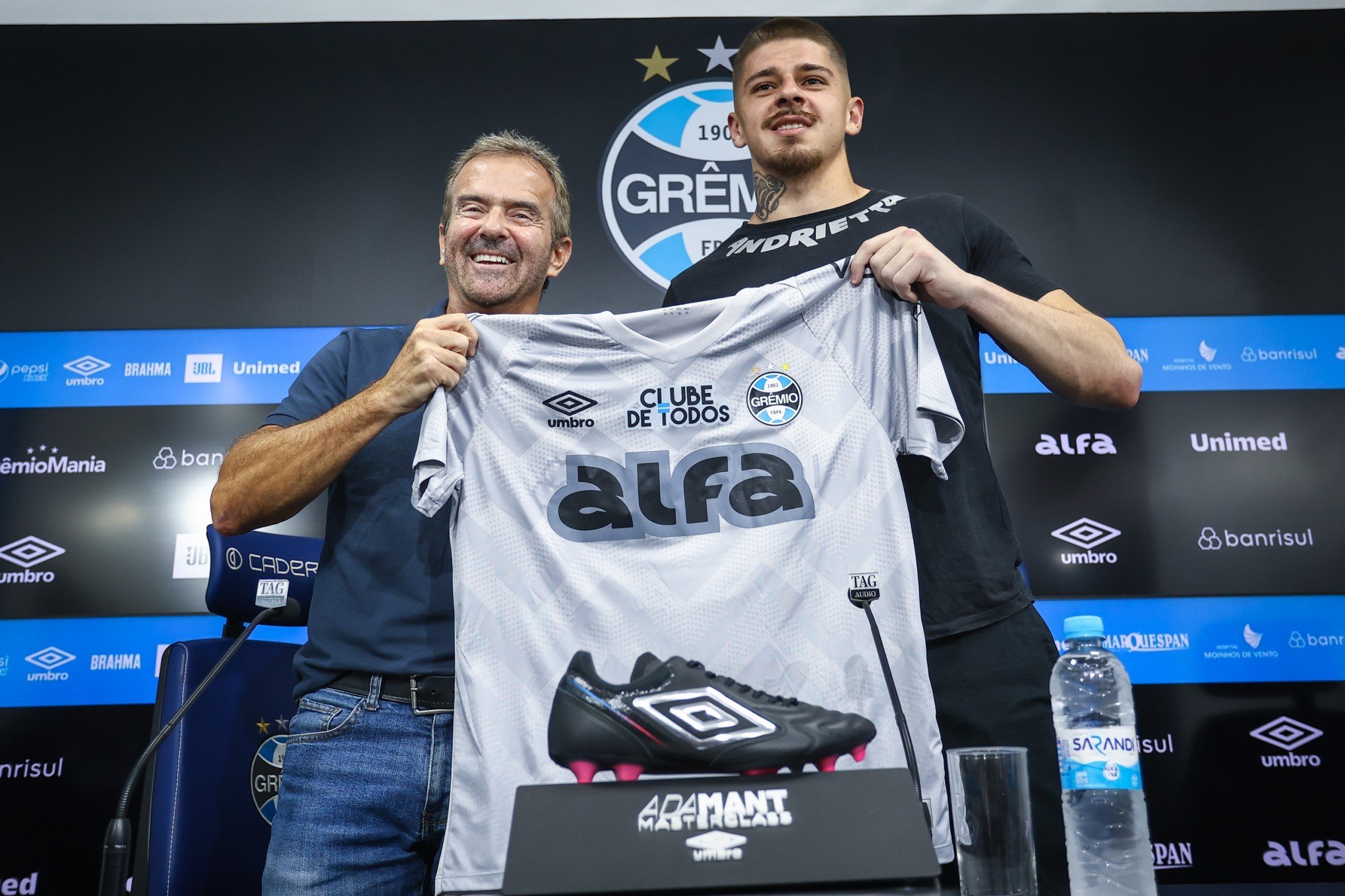 Goleiro Jorge chega ao Grêmio: "Quero provar que o meu lugar é aqui"