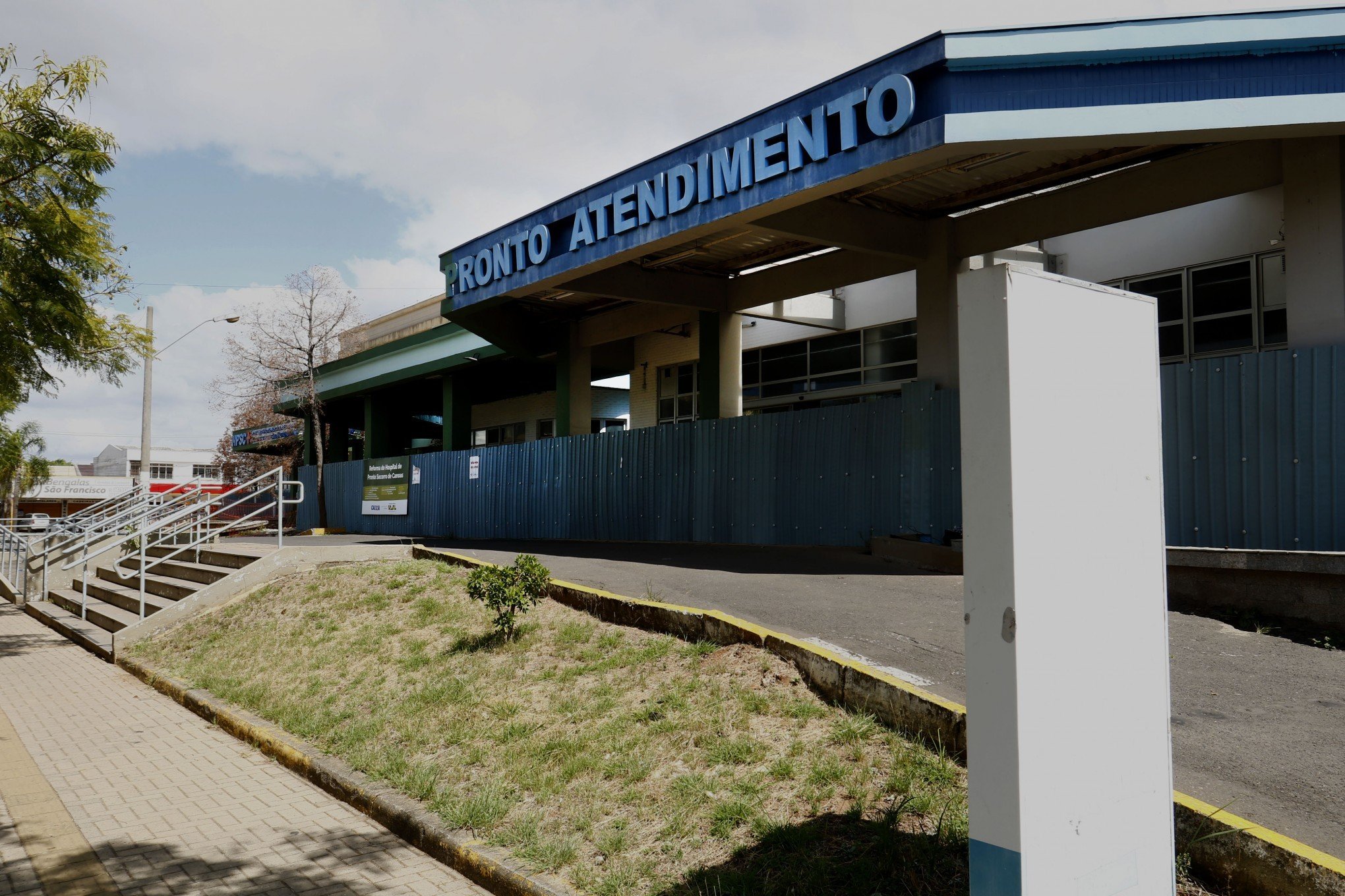 Ofício técnico aponta suspensão dos atendimentos de emergência a partir desta terça-feira; gestora do HPSC nega interrupção