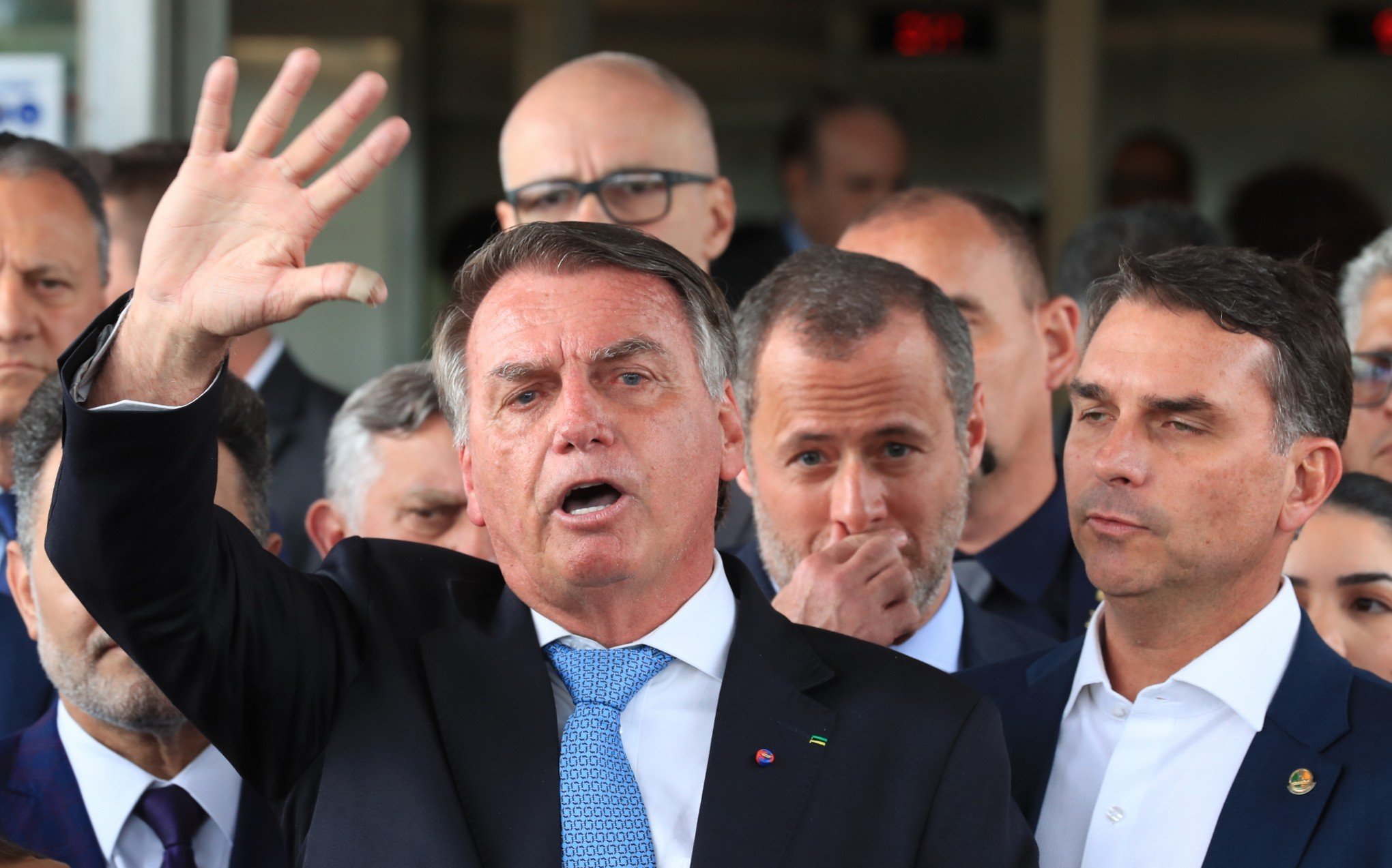 Inelegível, Bolsonaro reafirma em vídeo que tentará ser candidato em 2026