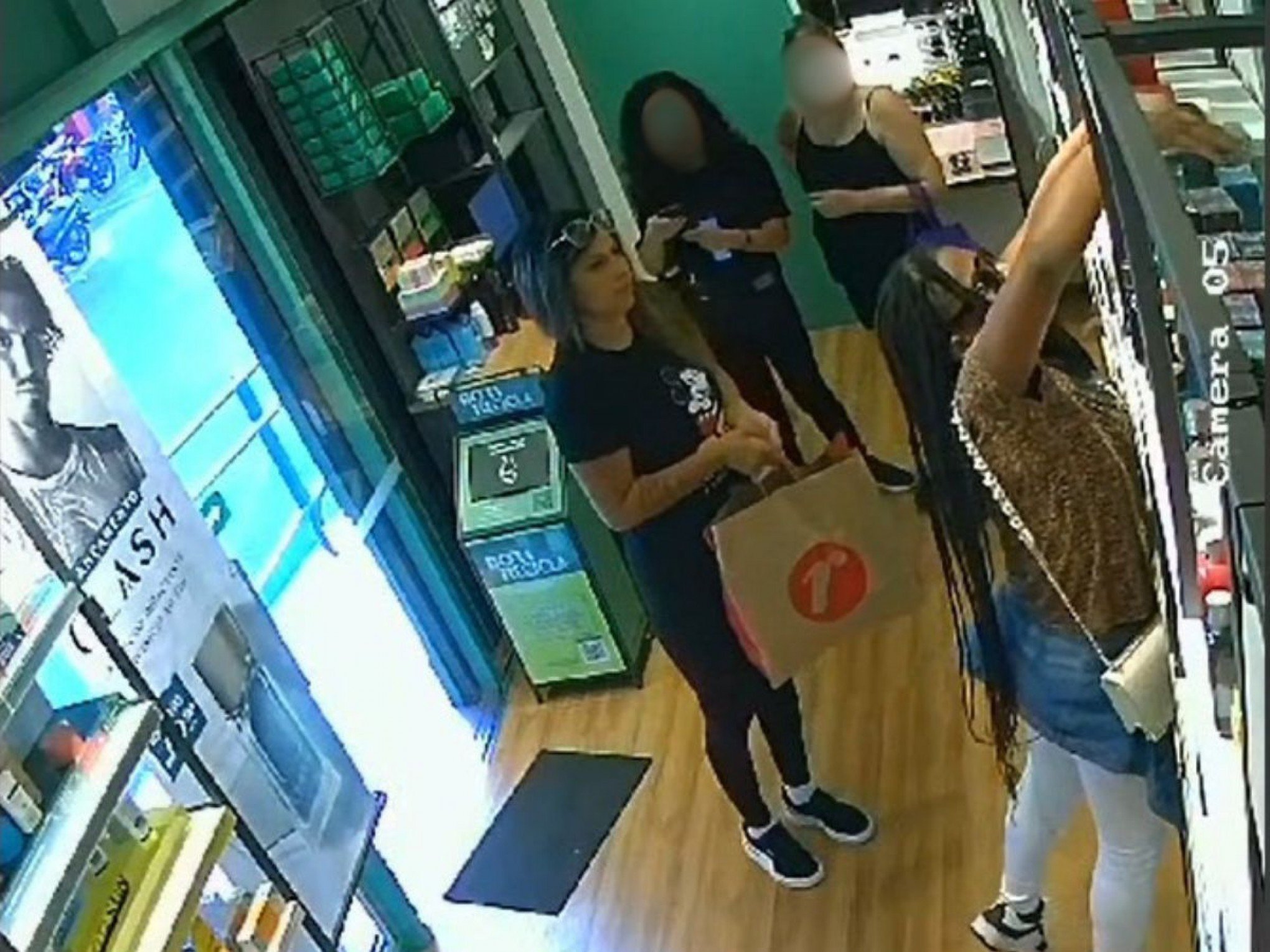 "Fica quieta, que se você falar algo, vai ser pior": Vídeo mostra ação de mulher trans e comparsa no Vale do Sinos