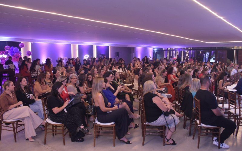 Público acompanhou a noite de homenagem | abc+
