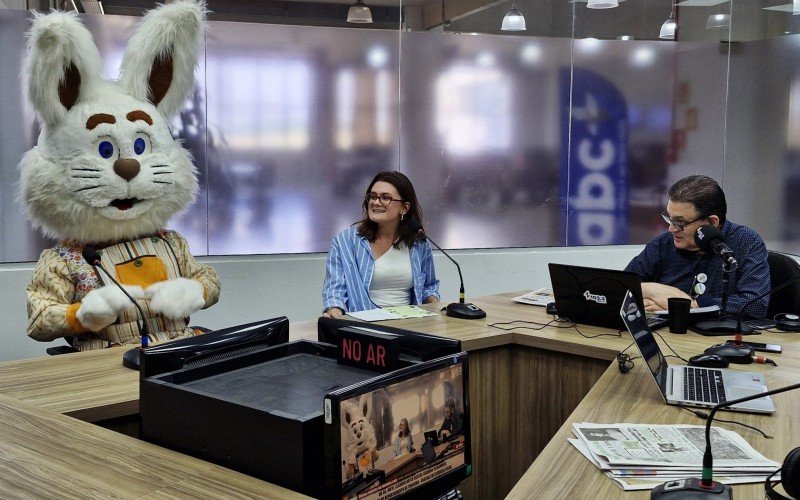 Pascolino e Isabela Schommer em entrevista à Rádio ABC 103.3 | abc+
