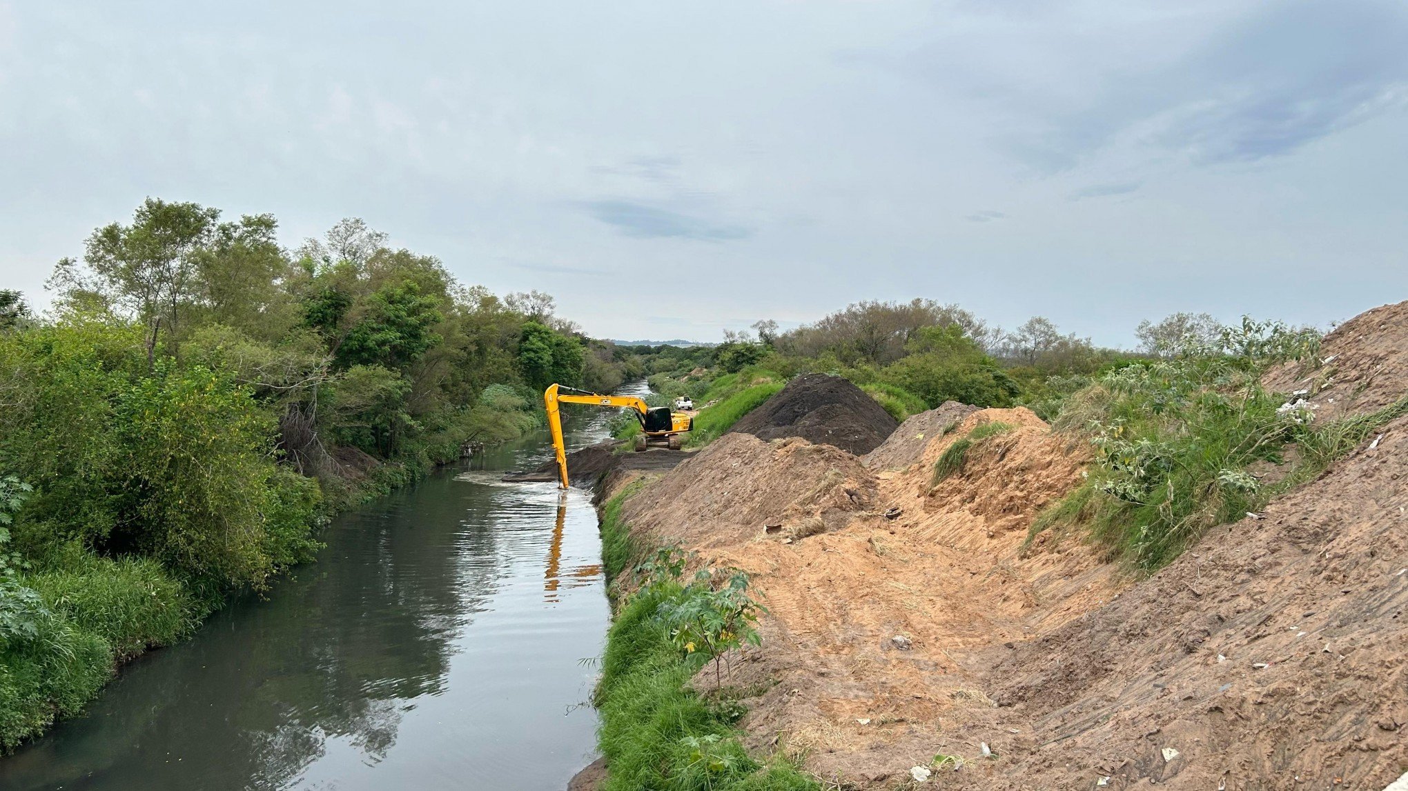 Arroio Pampa começa a ser desassoreado a partir da Avenida dos Municípios