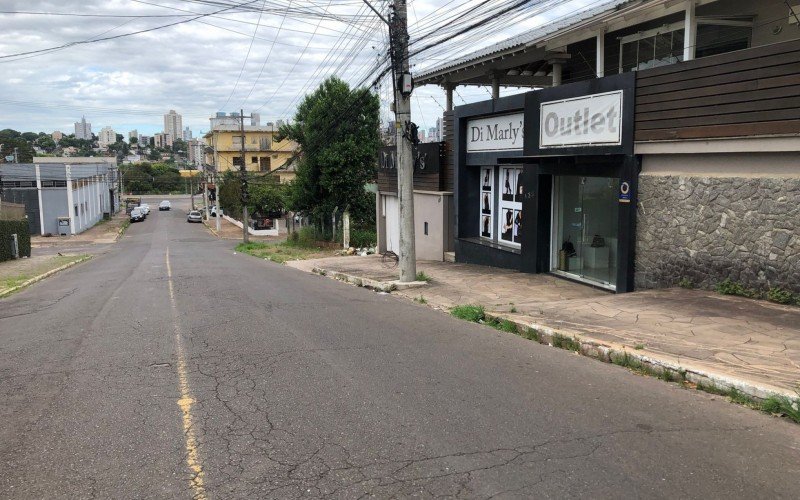 Mulher de 32 anos foi atacada pelo "maníaco da moto" na Rua União Sul-Africana, no bairro Rincão, em Novo Hamburgo, minutos após ataque a menina de 13 anos em Estância Velha | abc+