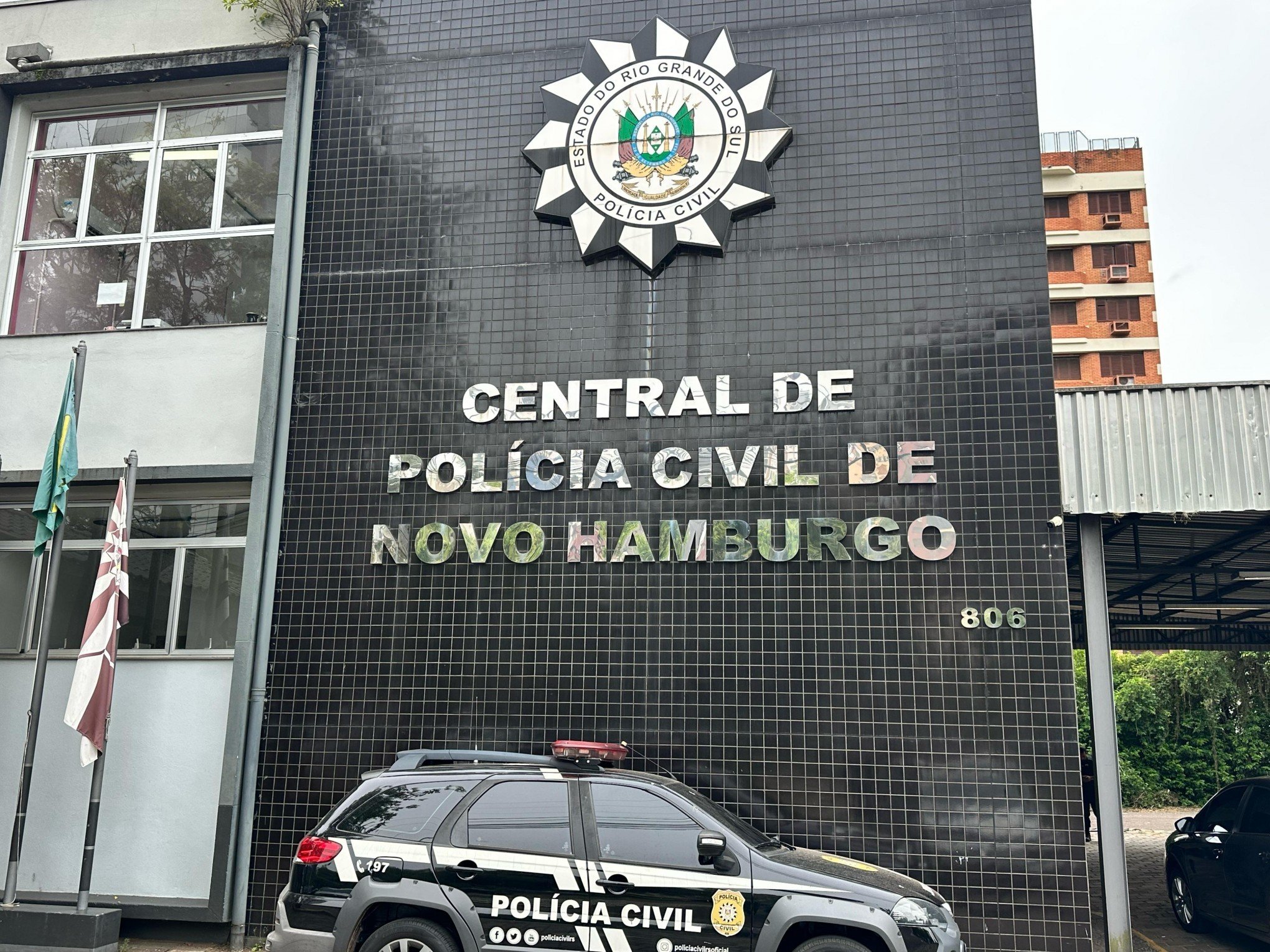 Pai encontra filho de 22 anos morto dentro de casa em Novo Hamburgo