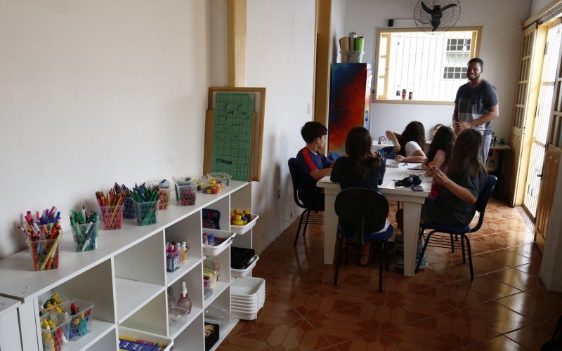 Há aulas de desenho para crianças, adolescentes e adultos dentro da programação do projeto montado na Casa Wittrock 