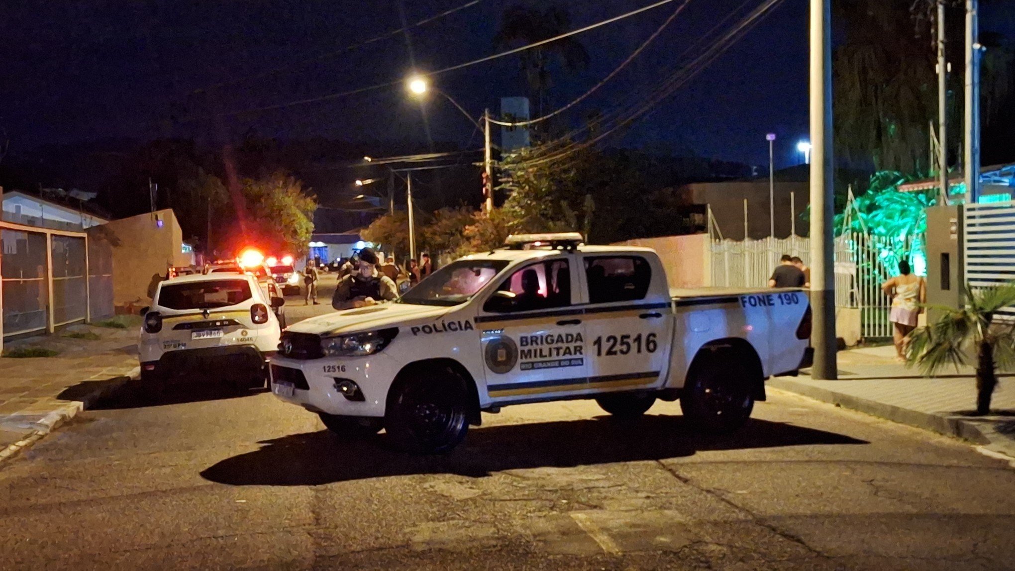 MANÍACO DA MOTO: Suspeito de atacar mulheres é localizado e tem veículo incendiado por motoboys