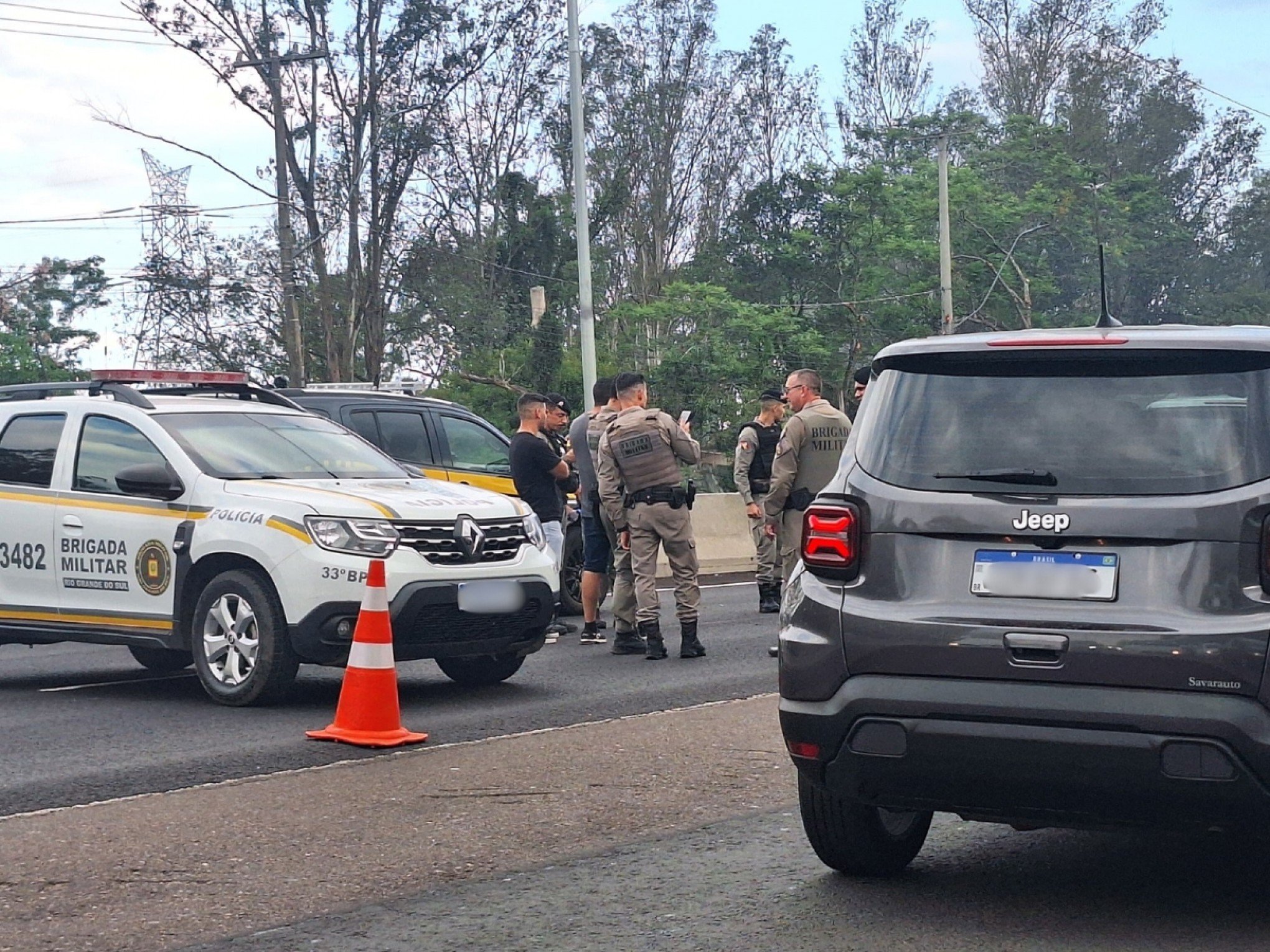 BR-116: Pessoa morre após ser atropelada na via em cidade da região; faixas são bloqueadas