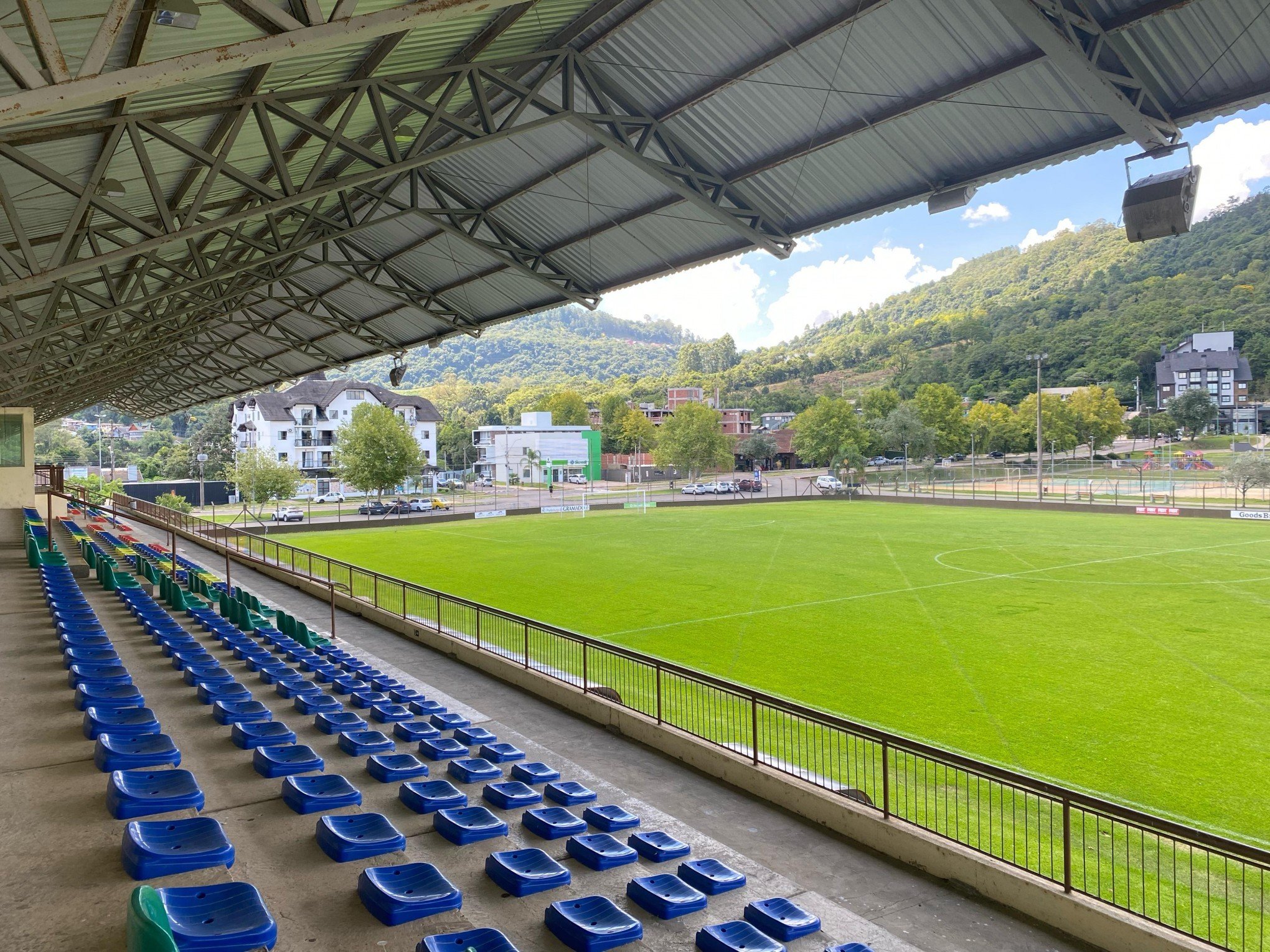 Disputa feminina da Copa Gramado Laghetto de Futebol Sub-16 terá clássico na primeira rodada