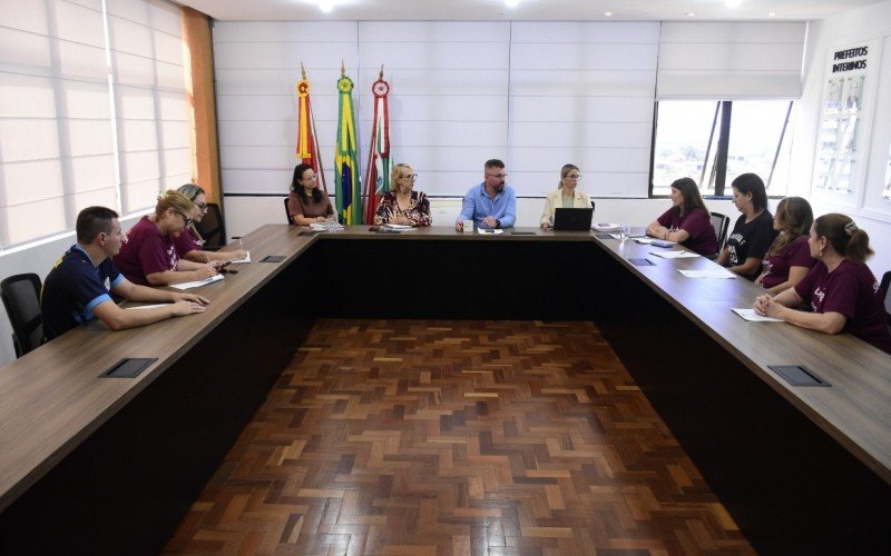 Encontro ocorreu após reivindicações sobre infraestrutura, falta de profissionais e defasagem salarial. | abc+