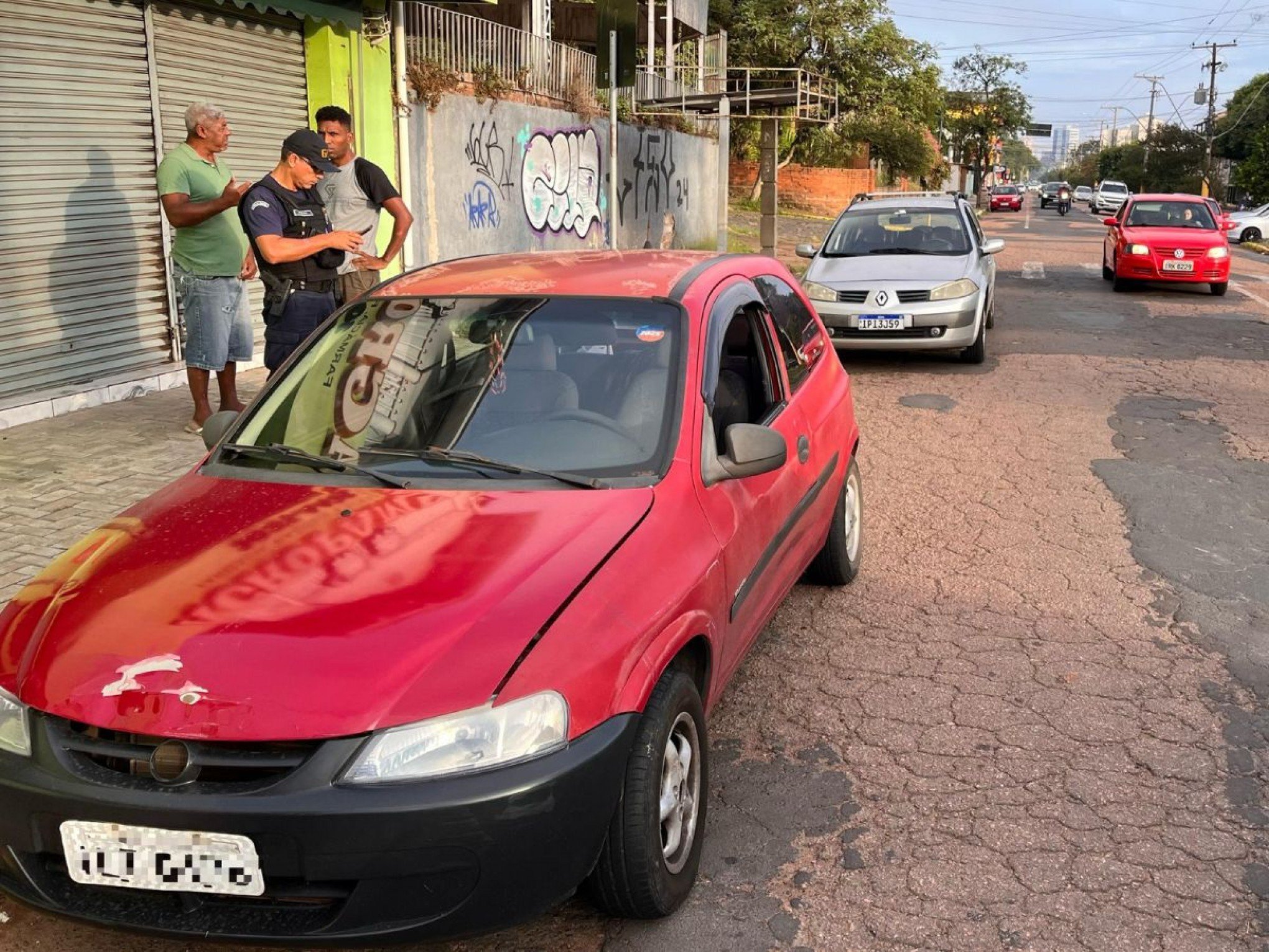 Pedestre é atropelada ao tentar atravessar avenida movimentada no Vale do Sinos
