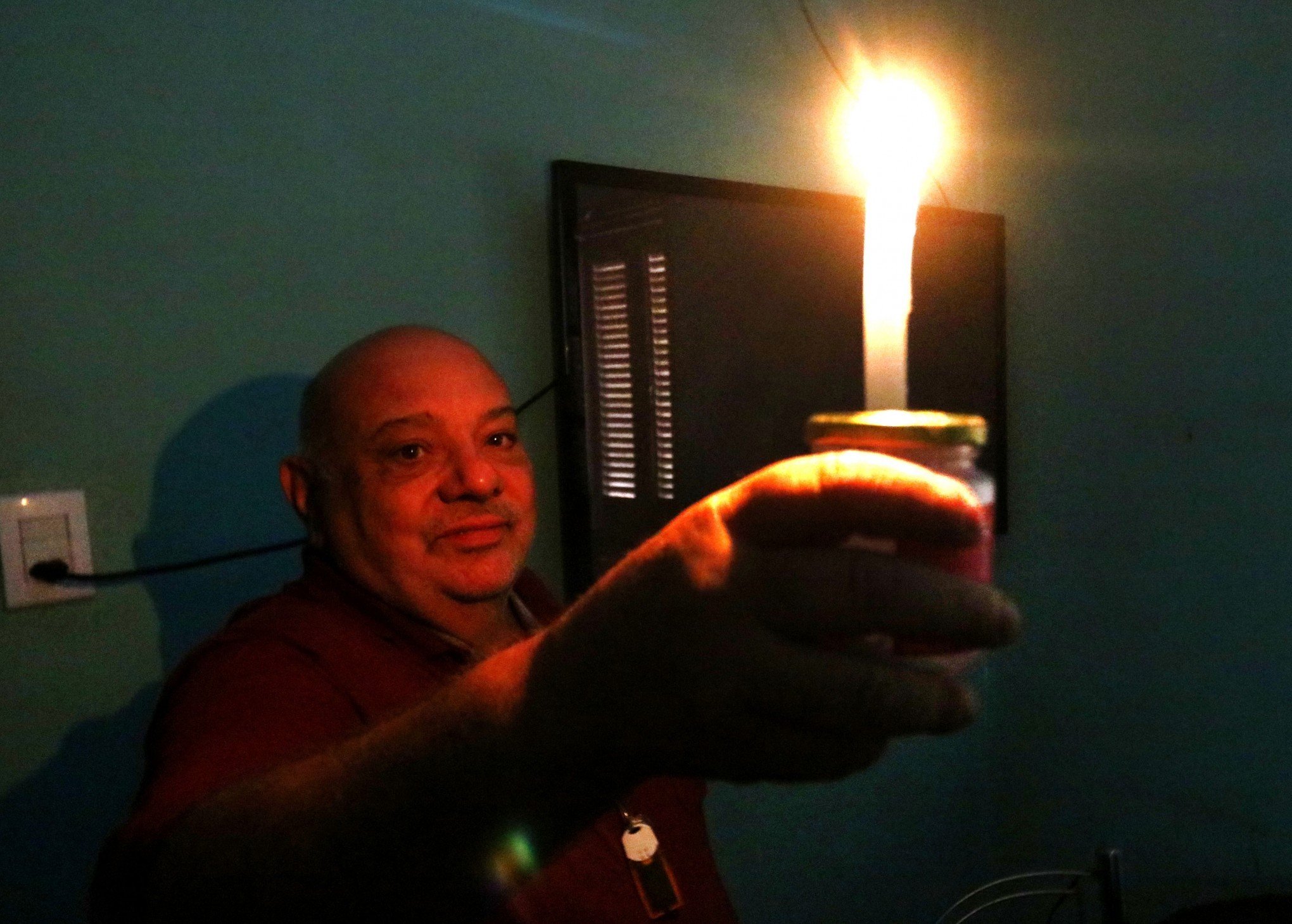 Há moradores de Canoas que vivem o drama de chegar ao terceiro dia sem energia elétrica