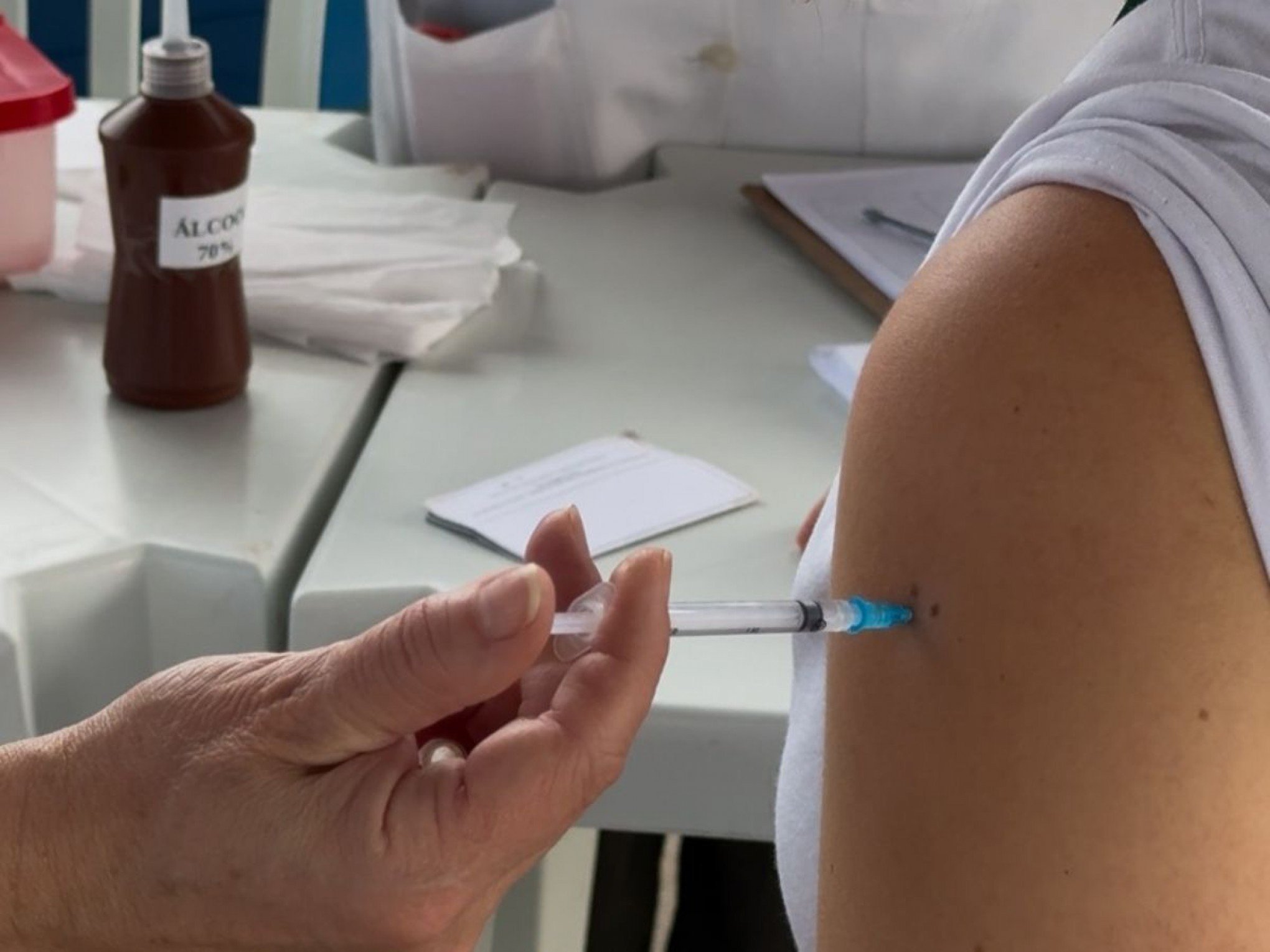 Começa a campanha de vacinação contra a gripe; meta é vacinar 632 mil contra o vírus na região