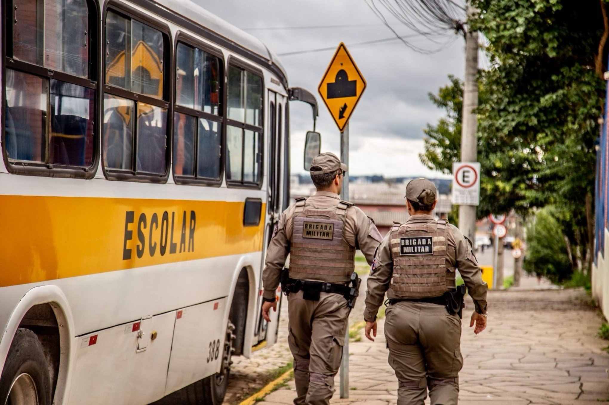 Autoridades intensificam patrulha em frente às escolas de Caxias do Sul