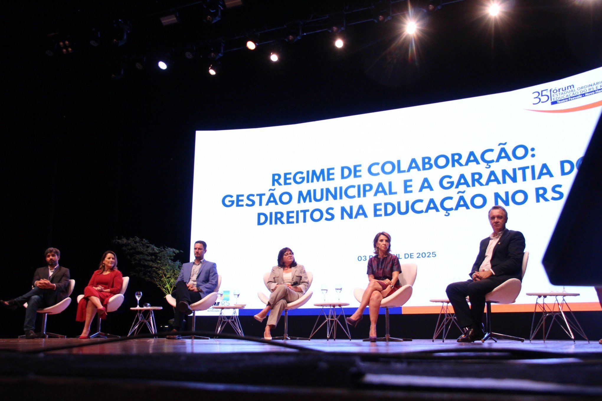 Acesso, permanência e aprendizado: Os desafios da educação no RS discutidos em Novo Hamburgo