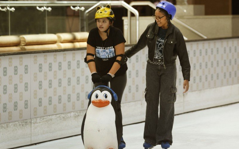 Isadora Alves adorou patinar no gelo