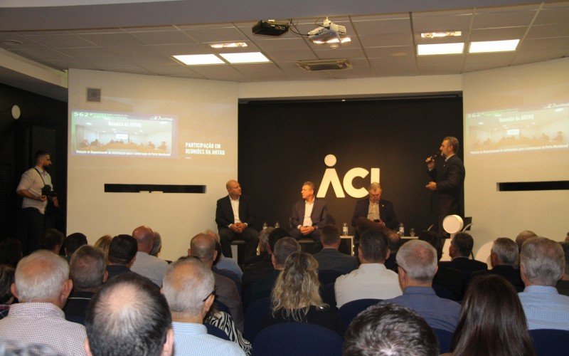 Projeto do Porto de Arroio do Sal foi detalhado durante encontro com o deputado Issur Koch (PP) e o senador Luiz Carlos Heinze (PP) | abc+