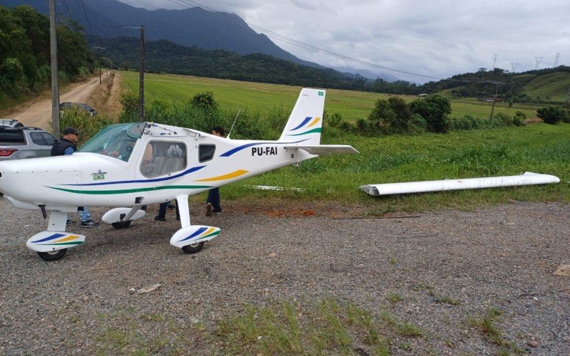 Avião pousa em meio ao trânsito na BR-101 | abc+