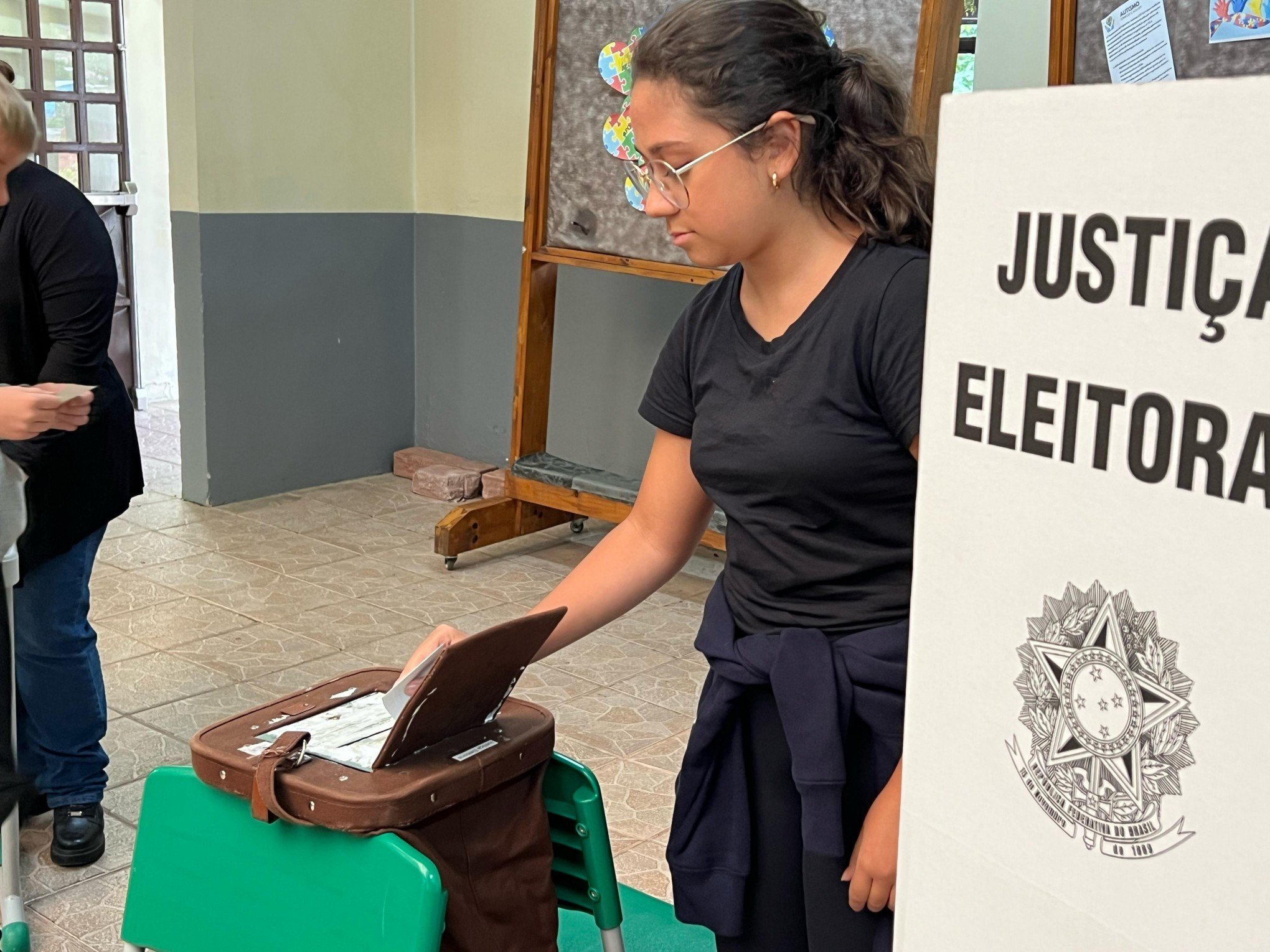 Conheça os 13 vereadores eleitos para o Parlamento Jovem de 2025 em Gramado